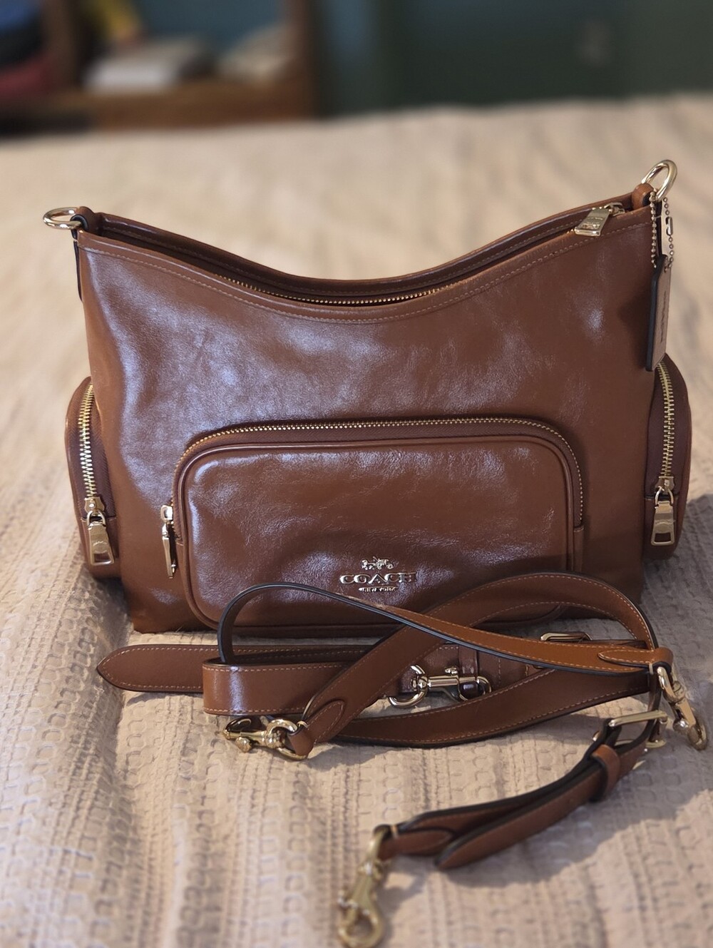 EUC Coach Cinnamon Pocket Laurel